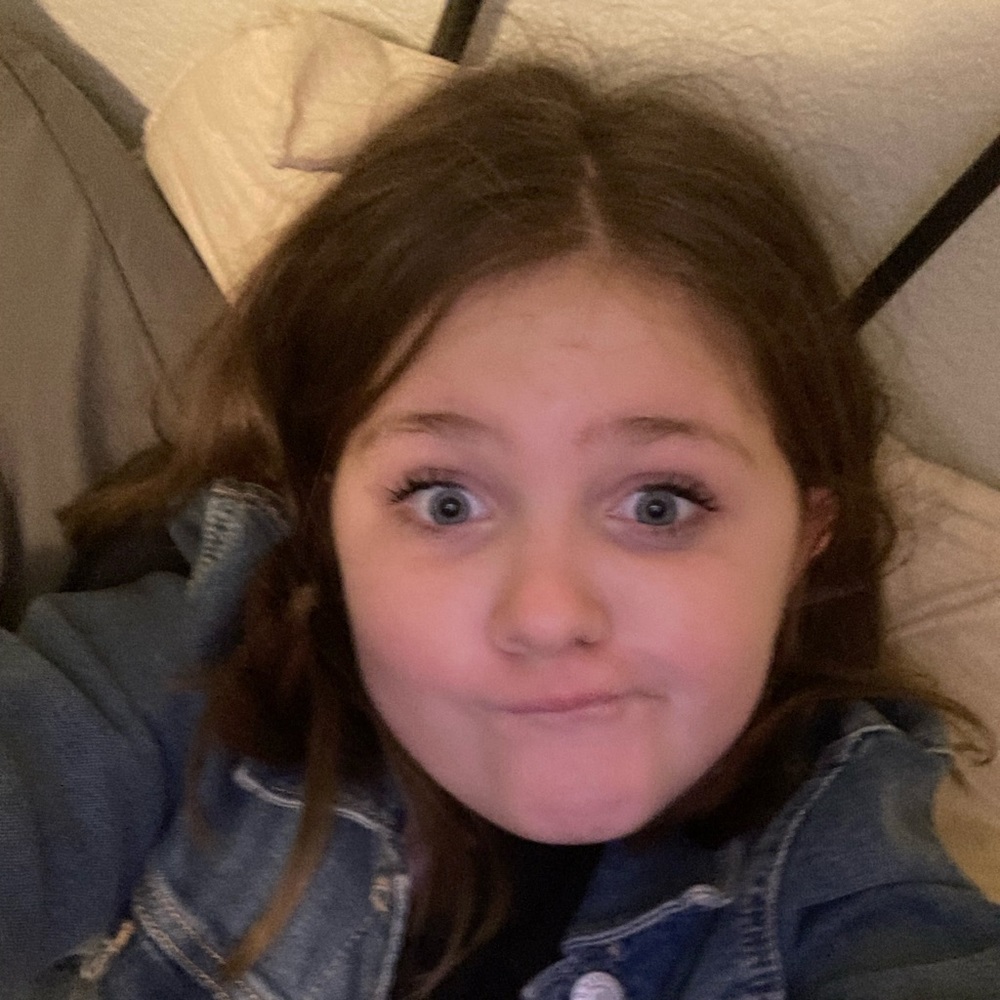 Meet your Posher, Lia